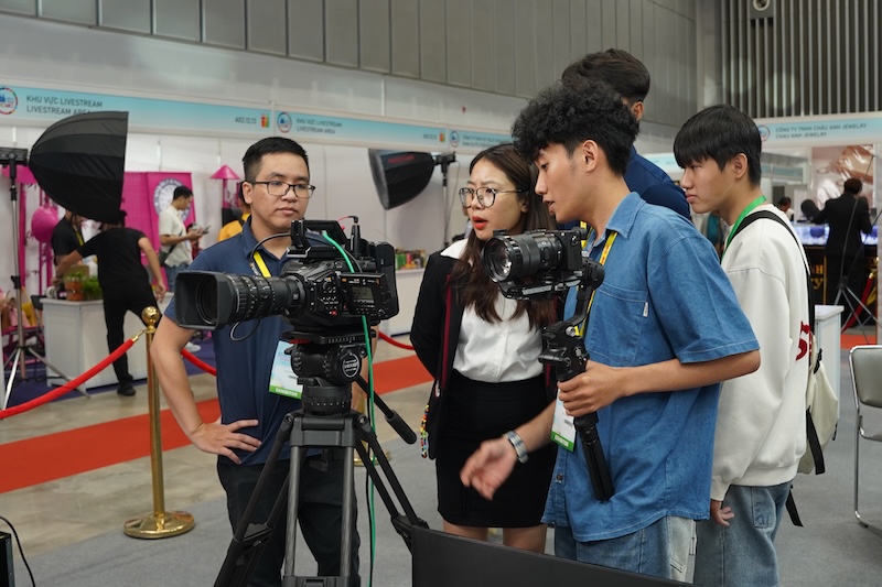 TỔ CHỨC SỰ KIỆN Live Channel tại sự kiện The Gift Show HCMC 2024