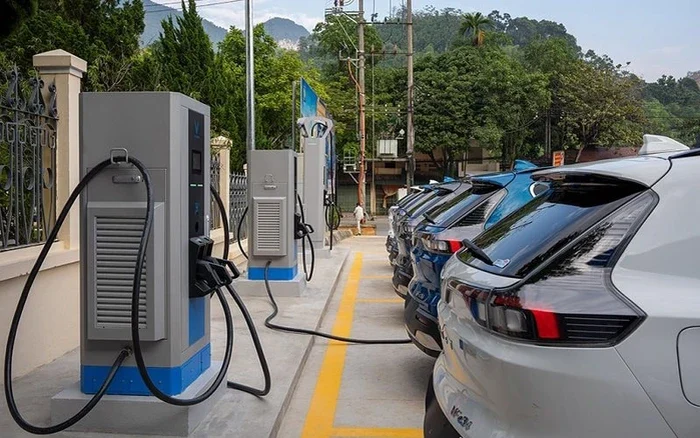 VinFast Chi 1 Tỷ USD Xây 100.000 Trạm Sạc