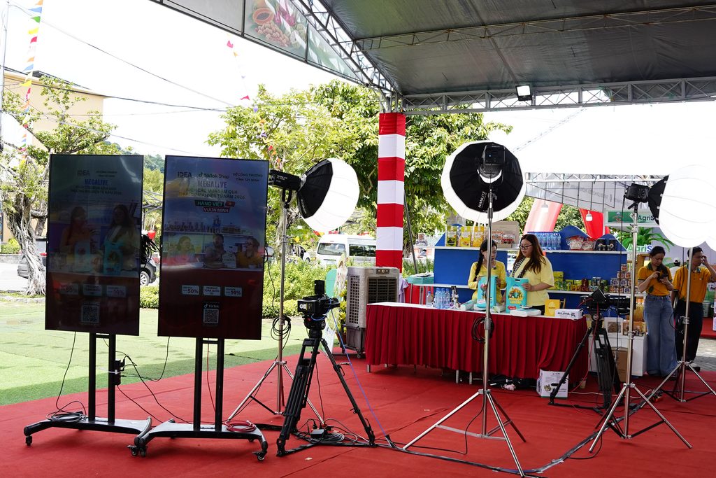 HỆ THỐNG TRANG THIẾT BỊ LIVE CHANNEL ĐỒNG HÀNH CÙNG CHUỖI LIVESTREAM TẠI LỄ HỘI OCOP TÂY NINH 2026 DSC3880
